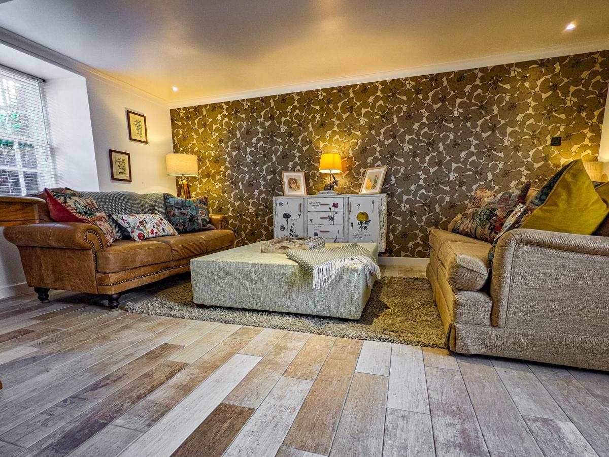 Beautiful Listed Flat With Private Garden, Birnam Appartement Buitenkant foto