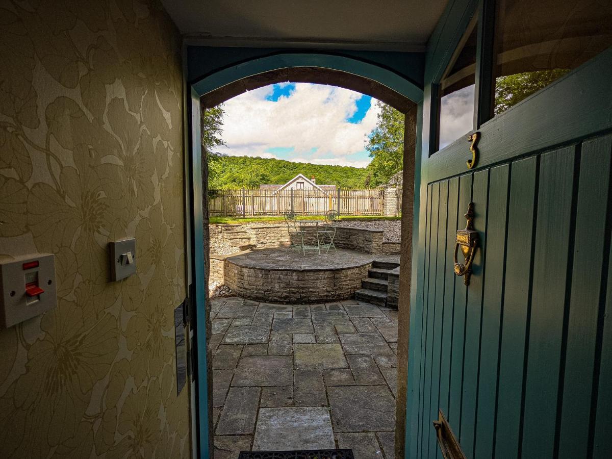 Beautiful Listed Flat With Private Garden, Birnam Appartement Buitenkant foto