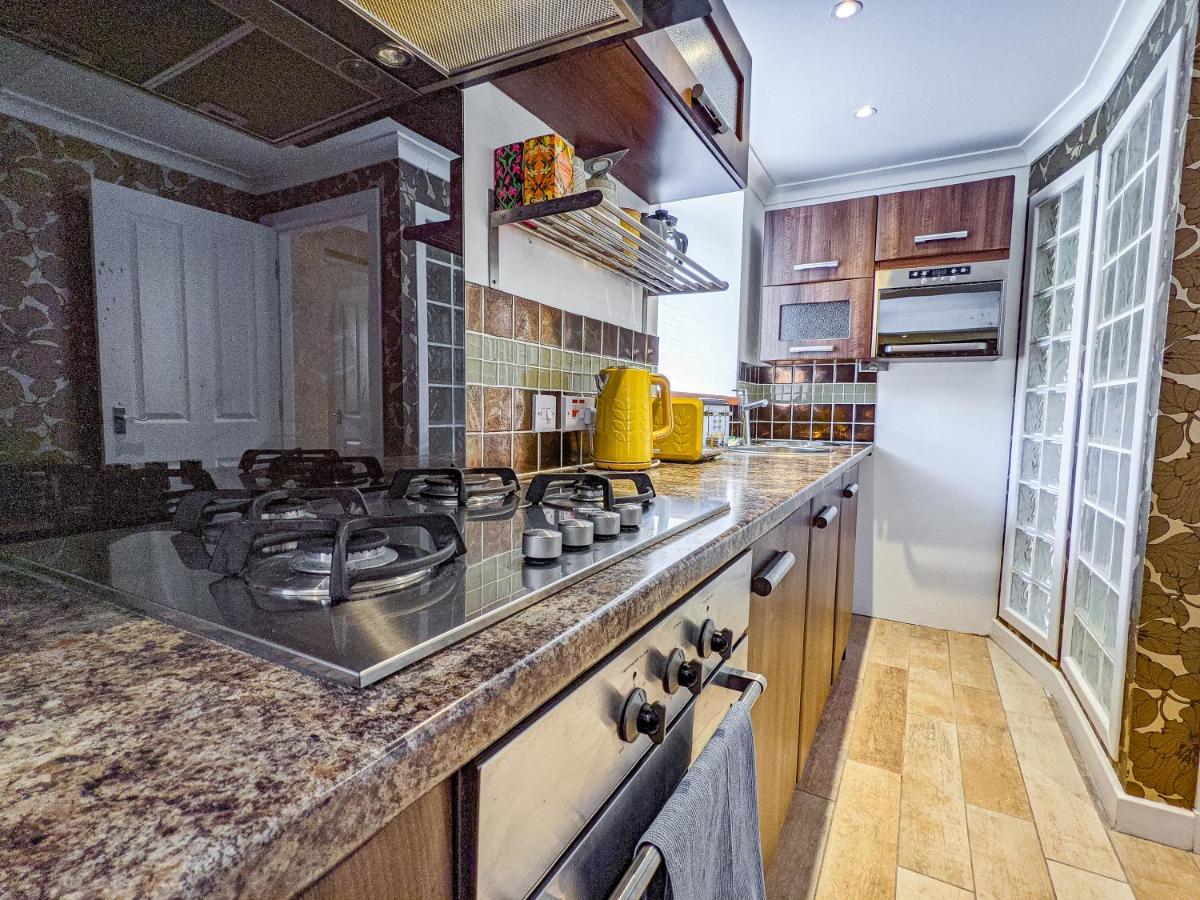 Beautiful Listed Flat With Private Garden, Birnam Appartement Buitenkant foto